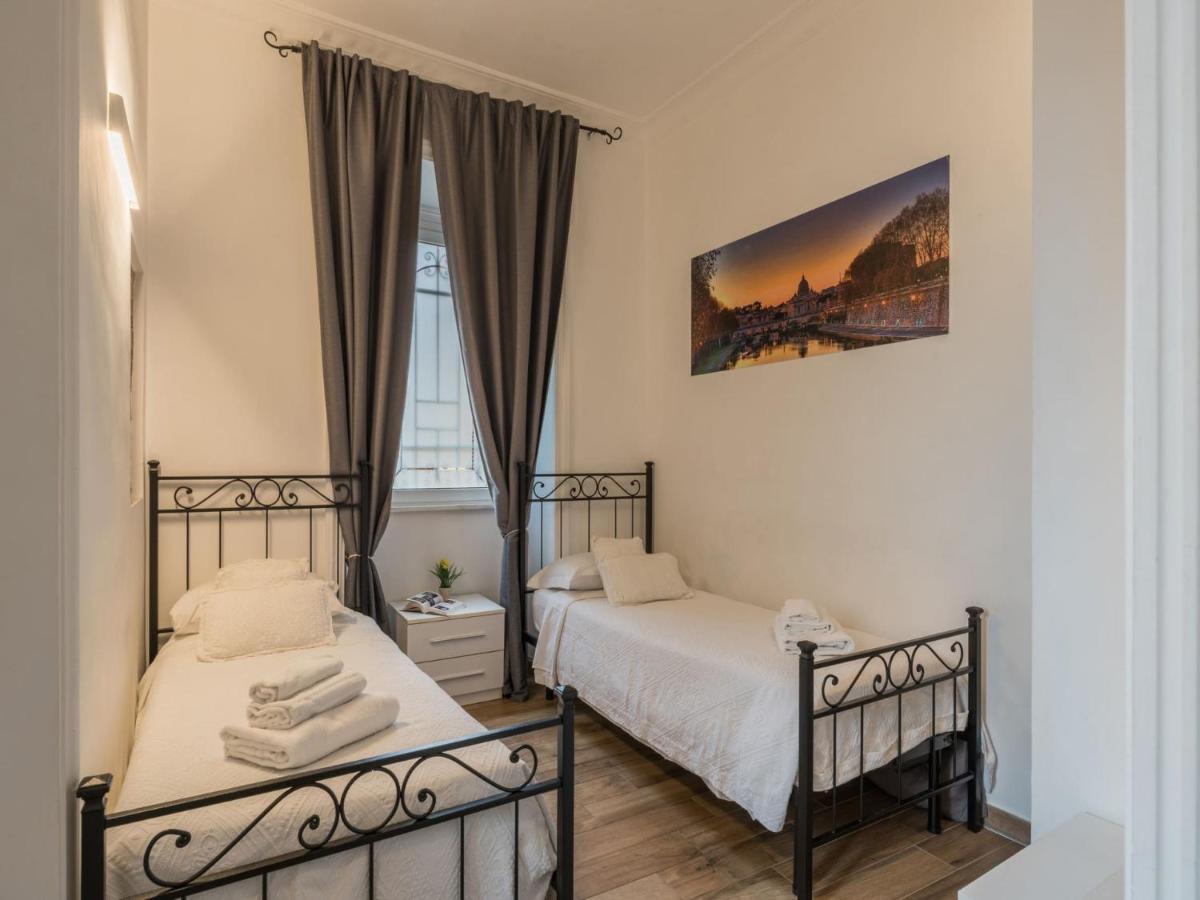 The Best Rent - Elegant Three-Bedroom Apartment A Few Steps From Fontana Di Trevi Dış mekan fotoğraf