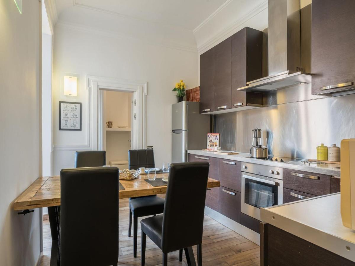 The Best Rent - Elegant Three-Bedroom Apartment A Few Steps From Fontana Di Trevi Dış mekan fotoğraf